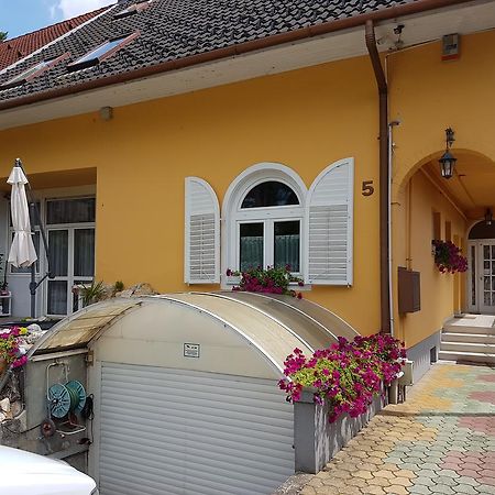 Ilona Vendeghaz Hotel Siofok Exterior photo