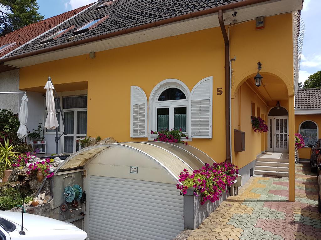 Ilona Vendeghaz Hotel Siofok Exterior photo